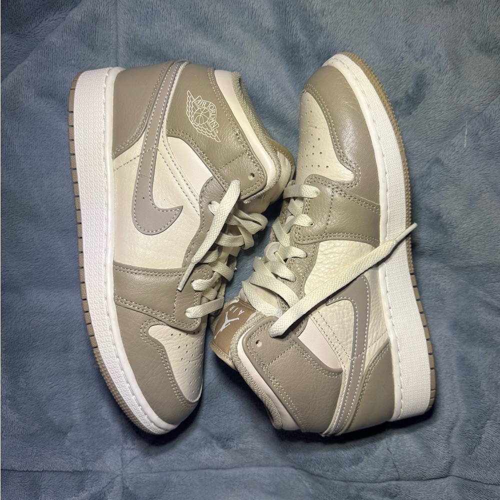 Jordan Tan and Cream Sneakers High-Top Design